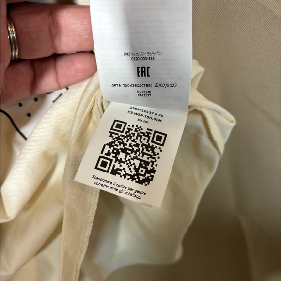 🔥NWT MaxMara Embroidered Tee - Picture 9 of 13